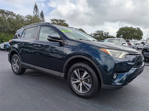 Used 2017 Toyota RAV4 XLE image 2