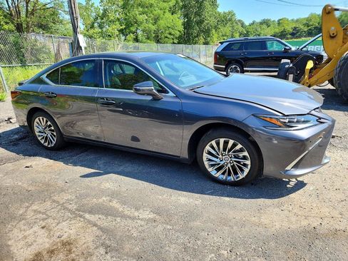 Used 2025 Lexus ES 300h Ultra Luxury w/ Accessory Package (Z2) FWD image 1