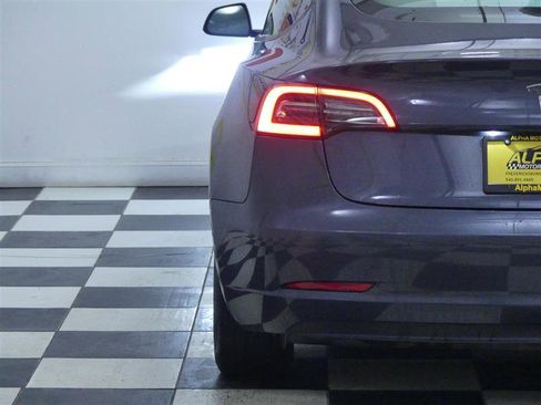 Used 2023 Tesla Model 3 Standard Range image 28