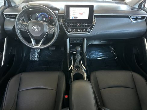 Used 2024 Toyota Corolla Cross XLE FWD image 12