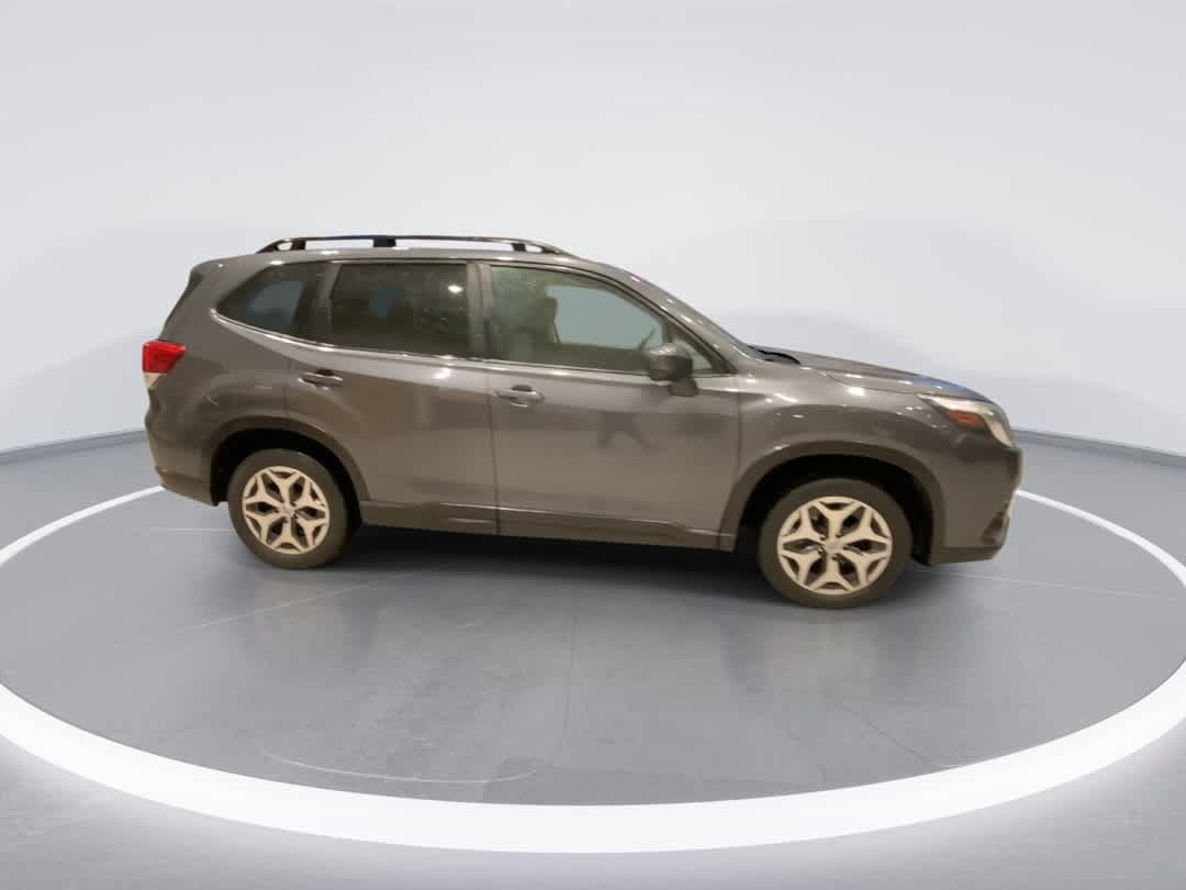 Used 2022 Subaru Forester Premium AWD/4WD image 9