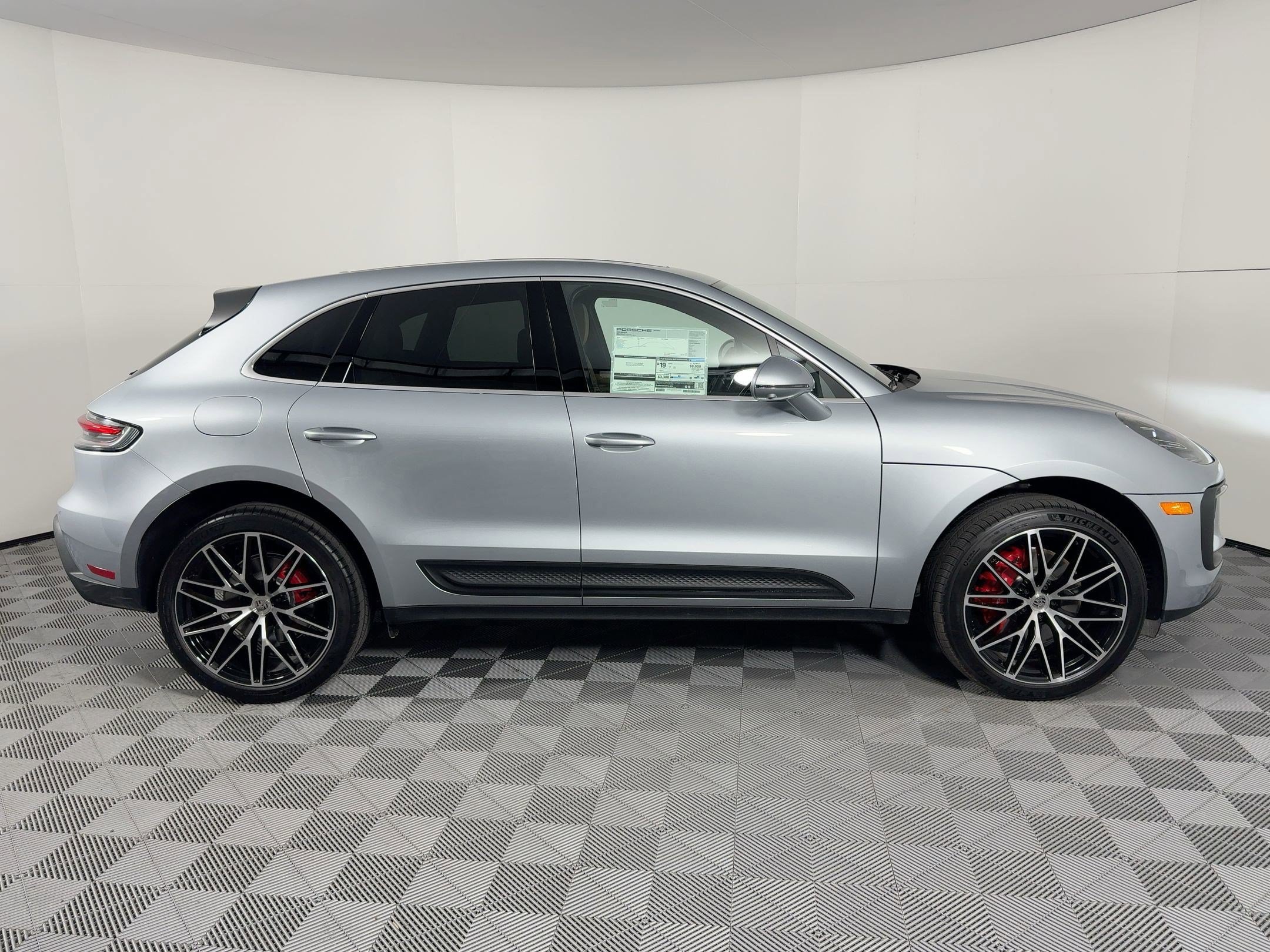 Certified 2026 Porsche Macan S AWD/4WD image 8