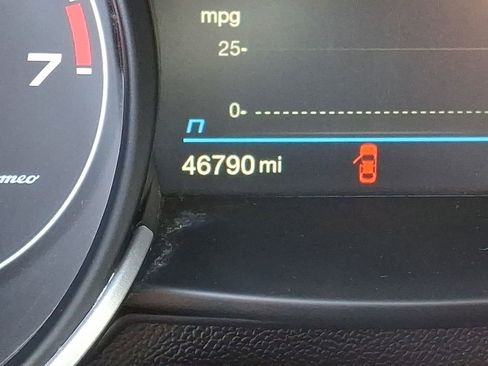 Used 2023 Alfa Romeo Stelvio Estrema AWD/4WD image 21