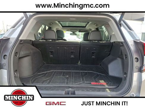 Used 2023 GMC Terrain SLT w/ Tech Package image 27