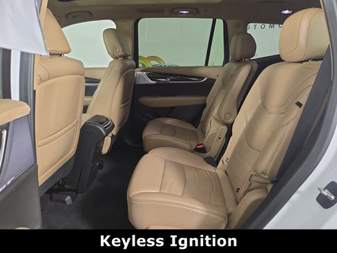 Used 2024 Cadillac XT6 Premium Luxury w/ Platinum Package AWD/4WD image 13