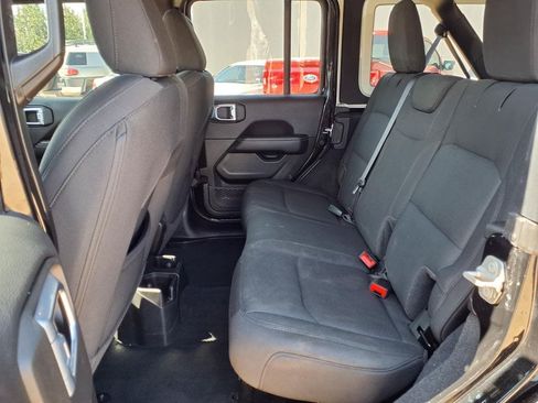 Used 2023 Jeep Wrangler Unlimited Sahara AWD/4WD image 11