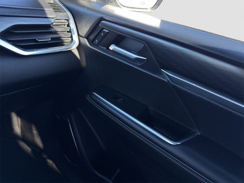 Used 2024 GMC Acadia Elevation image 17