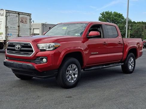 Used 2017 Toyota Tacoma SR5 w/ Tow Package AWD/4WD image 6