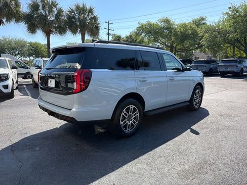 Used 2025 Ford Expedition Active image 7