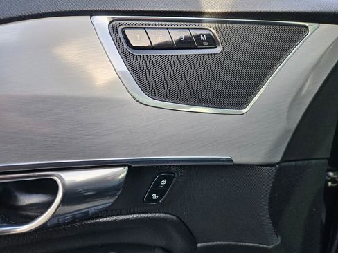 Used 2016 Volvo XC90 T5 Momentum image 16