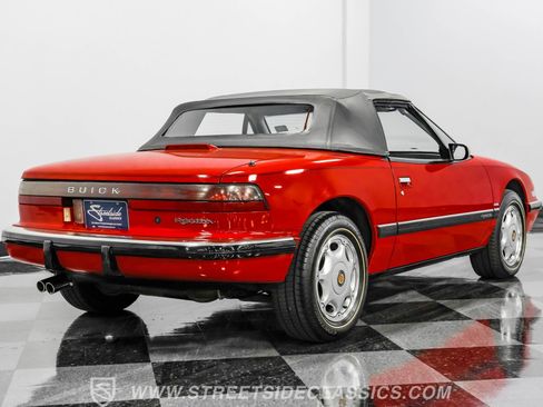 Used 1991 Buick Reatta Convertible image 22