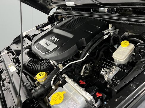 Used 2015 Jeep Wrangler Sport w/ Connectivity Group image 35