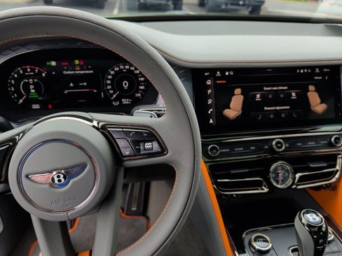 New 2025 Bentley Flying Spur Plug-In Hybrid AWD/4WD image 8