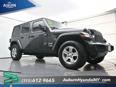 Used 2019 Jeep Wrangler Unlimited Sport S AWD/4WD image 22
