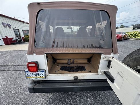 Used 1998 Jeep Wrangler Sahara AWD/4WD image 11
