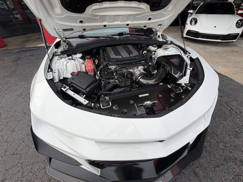 Used 2019 Chevrolet Camaro ZL1 RWD image 5