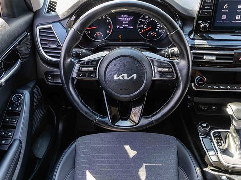Used 2023 Kia Seltos S image 18