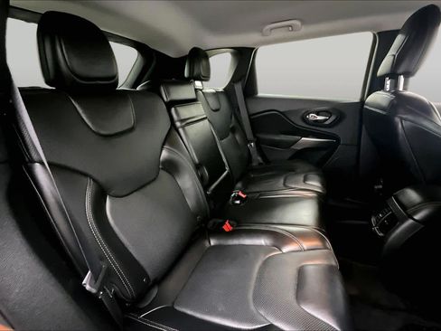 Used 2019 Jeep Cherokee Limited AWD/4WD image 20