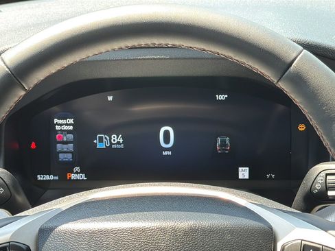 Used 2025 Ford Explorer Active AWD/4WD image 21