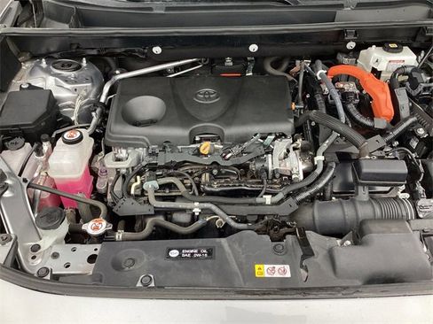 Certified 2021 Toyota RAV4 XLE image 28