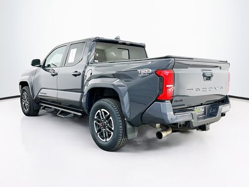 Used 2024 Toyota Tacoma TRD Sport w/ TRD Sport Upgrade Package image 5