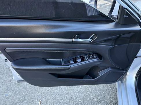 Used 2021 Nissan Altima 2.5 SV FWD image 15