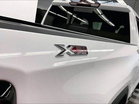 Used 2024 GMC Sierra 1500 SLE w/ Preferred Package AWD/4WD image 40