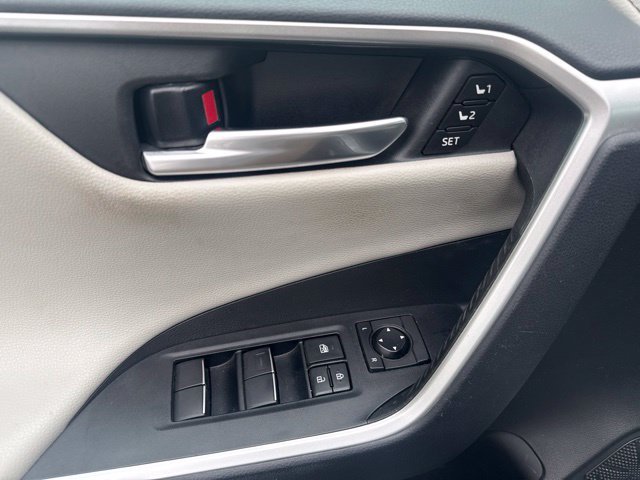 Certified 2020 Toyota RAV4 Limited AWD/4WD image 16