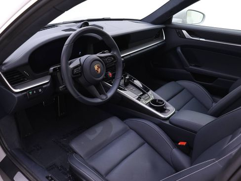 Certified 2025 Porsche 911 Carrera image 4