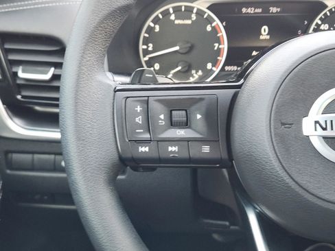 Used 2021 Nissan Rogue SV image 34