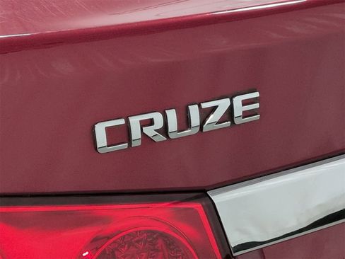 Used 2014 Chevrolet Cruze LT image 13