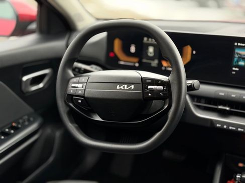 Used 2025 Kia K4 LXS image 11