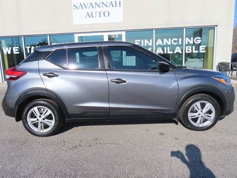 Used 2020 Nissan Kicks S image 8