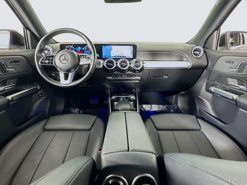 Used 2023 Mercedes-Benz EQB 300 4MATIC image 27