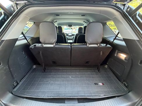 Used 2021 Ford Explorer XLT w/ Equipment Group 202A RWD image 18