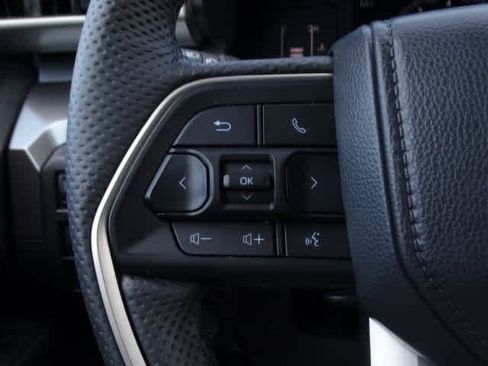 Used 2025 Toyota Tacoma SR5 image 39