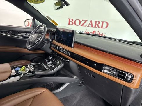 Used 2023 Lincoln Nautilus Reserve w/ Equipment Group 201A image 17