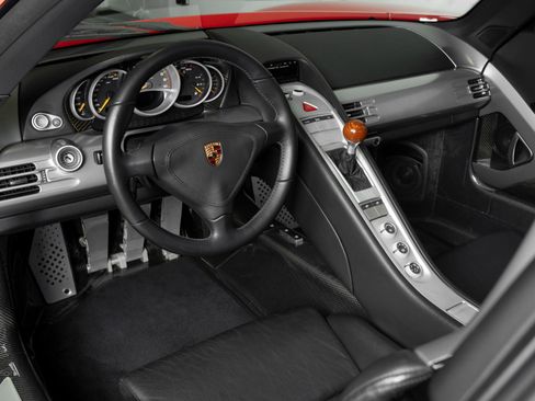Used 2004 Porsche Carrera GT RWD image 14