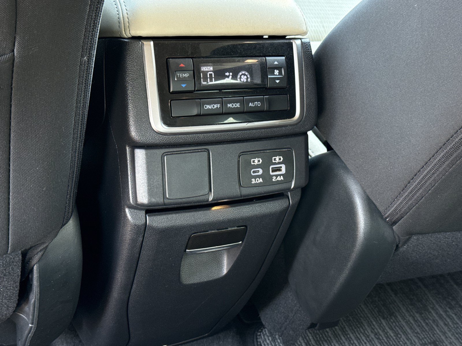 Used 2025 Subaru Ascent Premium AWD/4WD image 16