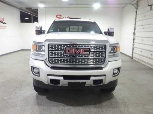 Used 2018 GMC Sierra 2500 Denali AWD/4WD image 6