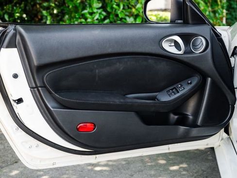 Used 2013 Nissan 370Z Coupe RWD image 54