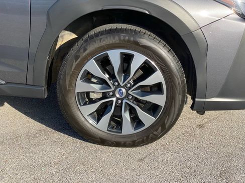 Used 2025 Subaru Outback Limited AWD/4WD image 33