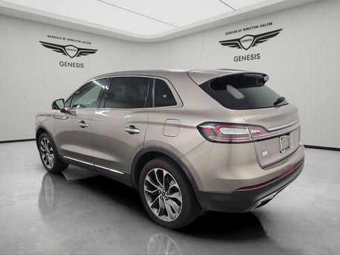 Used 2021 Lincoln Nautilus Reserve AWD/4WD image 3