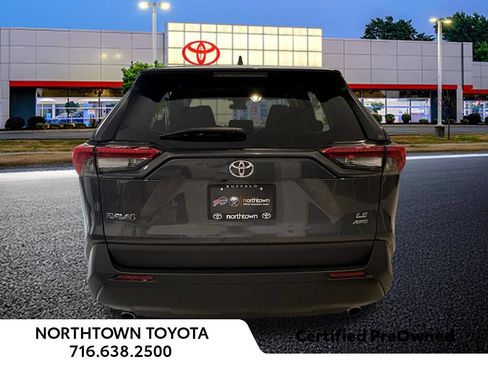 Used 2022 Toyota RAV4 LE w/ Carpet Mat Package (TMS) AWD/4WD image 40