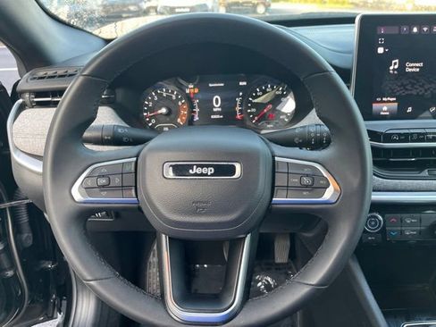 Used 2024 Jeep Compass Latitude AWD/4WD image 17