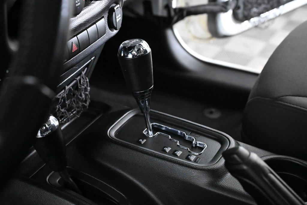 Used 2018 Jeep Wrangler Unlimited Sport S AWD/4WD image 19