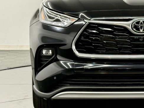 Used 2026 Toyota Highlander Platinum AWD/4WD image 9