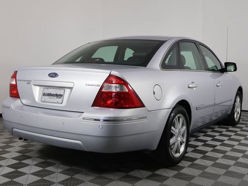 Used 2005 Ford Five Hundred Limited image 2