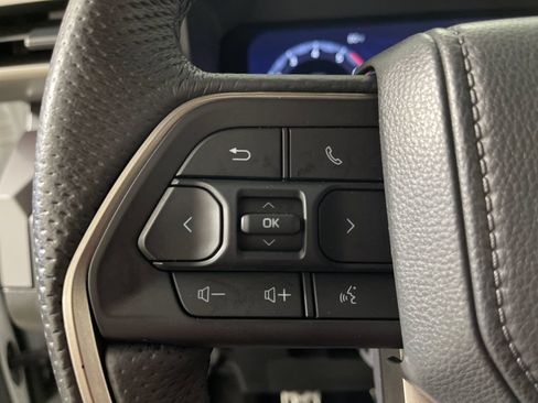 Certified 2025 Toyota Tacoma TRD Sport AWD/4WD image 28