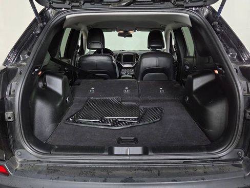 Used 2020 Jeep Cherokee Trailhawk AWD/4WD image 15